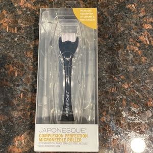 Japonesque Complexion Perfection Microneedle Roller